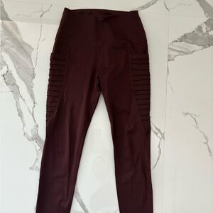 High-Rise Wine Leggings with Rib-Panel Pockets